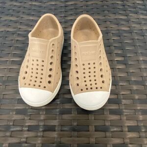 Native Jefferson shoes, children’s size 8